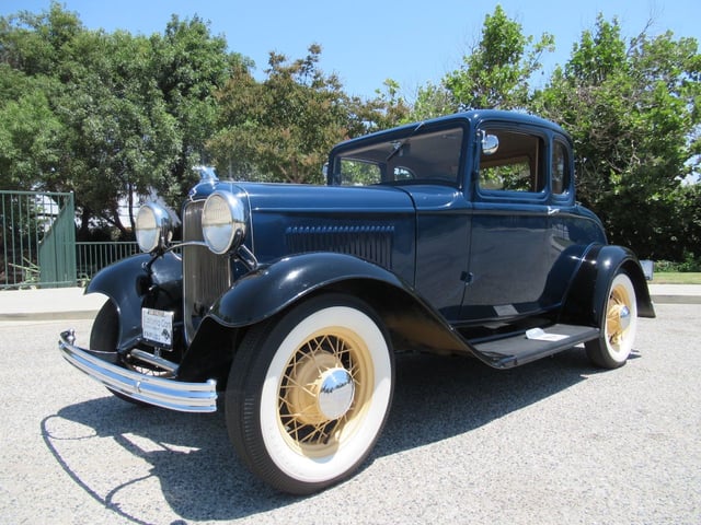 1932 FORD MODEL B 5 WINDOW COUPE