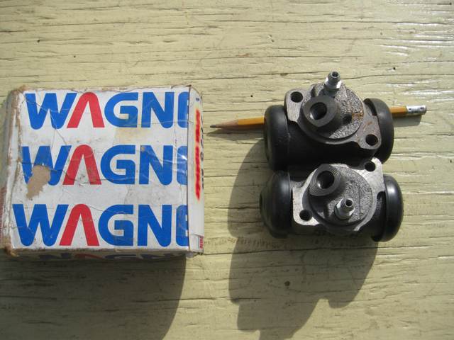 1957-58 OLDSMOBILE FRONT WHEEL CYLINDERS