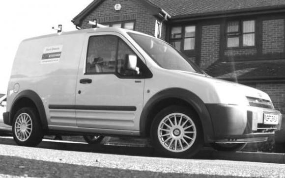 before the bumpers and arches were sprayed and before the 18" alloys (old 16" Monzas on there)