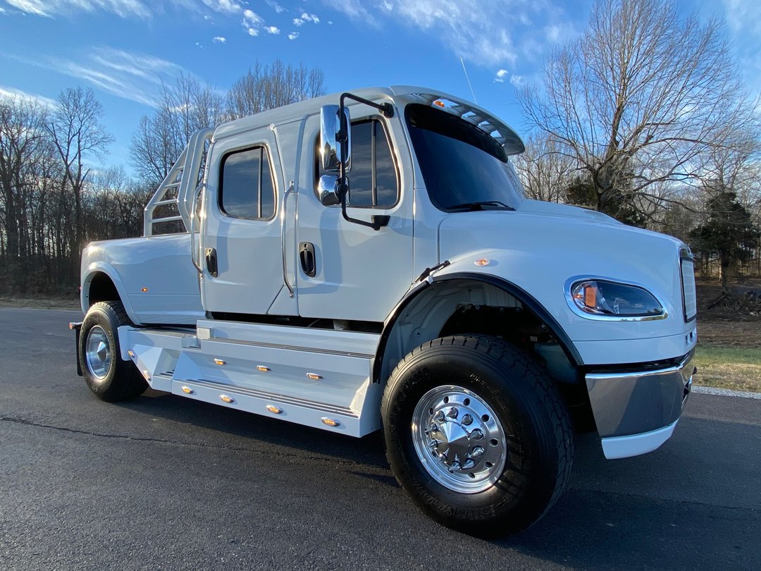 We BUY FREIGHTLINER KENWORTH SPORT CHASSIS INTERNATIONAL HAU for Sale in PADUCAH, KY RacingJunk