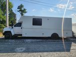 2005 Chevrolet C5500 limo/party bus/motorhome   for sale $40,000 