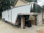 2001 featherlite 4941 gooseneck 30’  trailer   for sale $19,000 