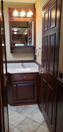 2009 Renegade 45' 3-Slide Motorhome/Toterhome