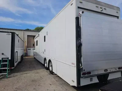 2005 Showhauler Garage Class C  for sale $135,000 