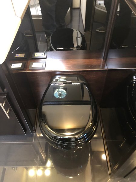 2019 Renegade Classic Sportdeck 17’ Totorhome