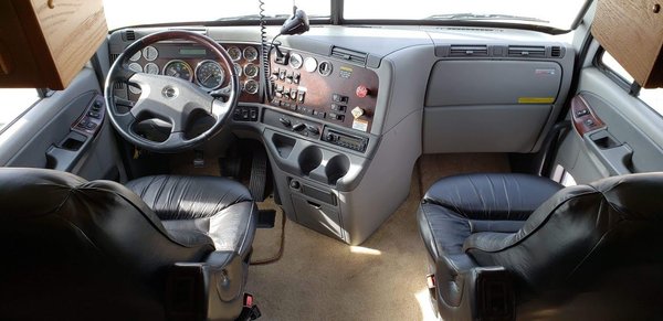 2010 Renegade 39' Motorhome/Toterhome