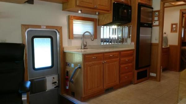 2005 40' Optima Motorhome 450HP Mercedes 10 Speed Automatic for Sale $129,900