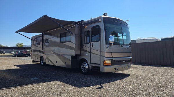 2004 fleetwood discovery 39s  diesel Pusher  23k miles  for Sale $33,500 