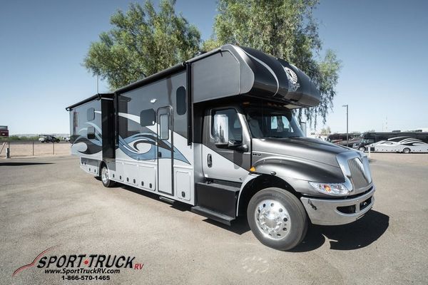 2021 NeXus RV Wraith Super 35W