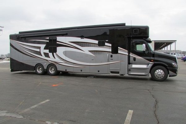 2019 ShowHauler 1826