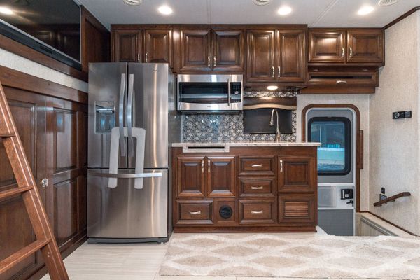 Used 2017 Haulmark Status 45MG toy hauler motorhome RV super for Sale $335,990
