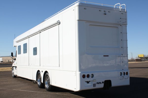 2013 Showhauler Two Full Baths Bunk Beds Motorhome
