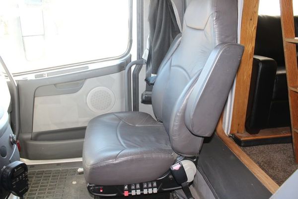 2007 Renegade-Road House 45 Opposing Slides for Sale $144,998