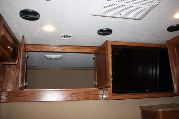 2013 Showhauler Two Full Baths Bunk Beds Motorhome