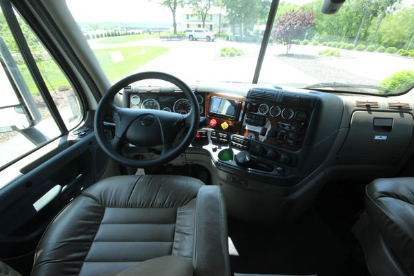 2019 Renegade 1700DS Toterhome