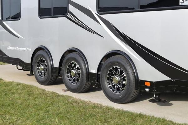ATC 40' ALL ALUMINUM 5TH WHEEL TOY HAULER for Sale $0