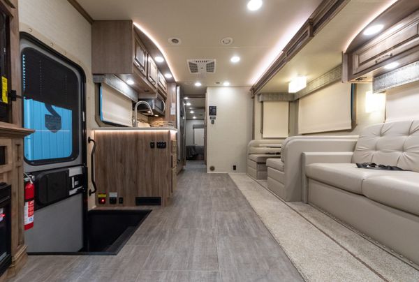 2019 Jayco Seneca 37FS Super C Motorhome RV 360HP