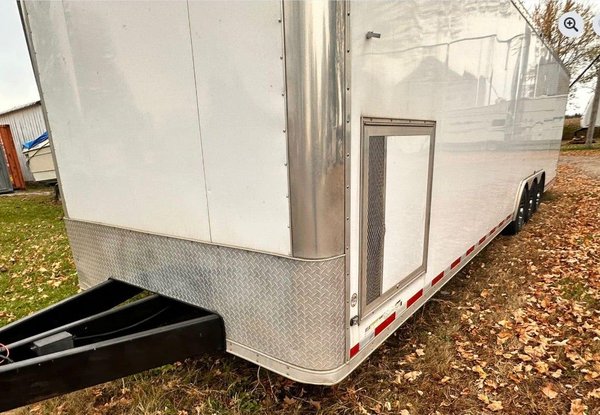 ENCLOSED TRAILER 3 AXEL 32 FOOTS  for Sale $14,500 