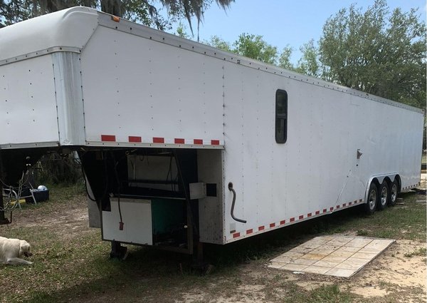 40FT Racing Trailer With Living Quarters