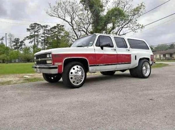 1990 Chevrolet Suburban  for Sale $13,995 