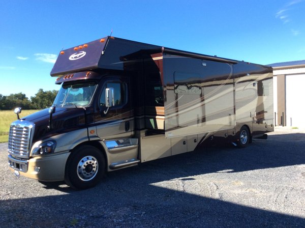 Used 2017 Renegade 40' Classic Motorhome