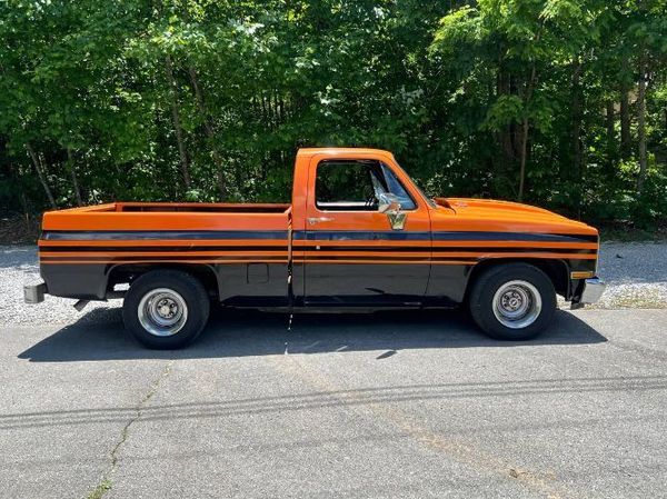 1987 Chevrolet Silverado  for Sale $15,495 