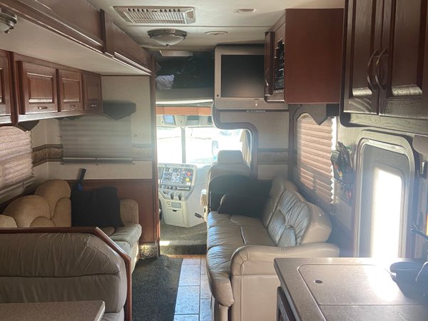 06 Haulmark 45' Motorhome w/ 06 Renegade 36' Liftgate for Sale $140,000