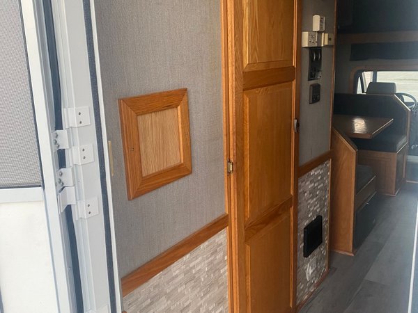 2001 FREIGHTLINER FL70 UNITED EXPRESSLINE 14' TOTER for Sale $100,000