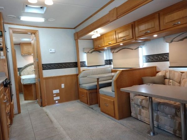 2006 Haulmark Motorgarage Mercedes 450HP 43' 1-Slides with B