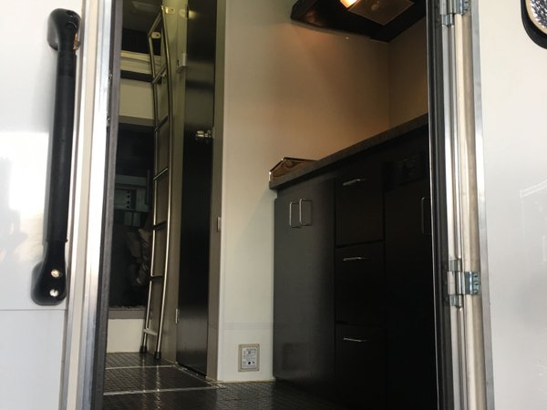 10' Box Freightliner Columbia/(MH) Conversion 2010 / MBE 450 for Sale $70,000