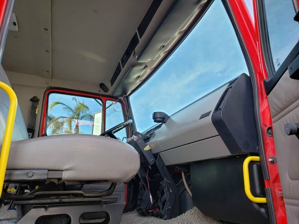 Freightliner 4x4 Quad Cab - automatic trans - low miles