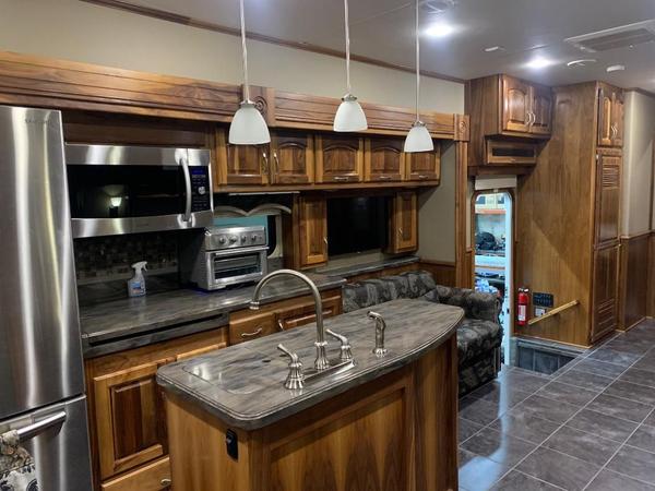 2015 Haulmark 4504HB for Sale $389,000