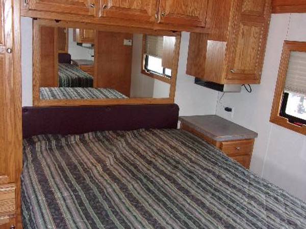 2003 Renegade 28' conversion for Sale $119,000