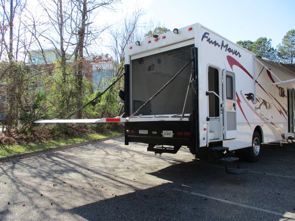 2006 FOURWINDS FUNMOVER39D FOR SALE for Sale $65,000