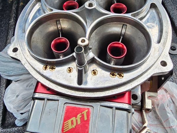 1050 Quickfuel dominator gas carburetor 