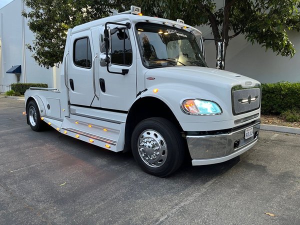 FREIGHTLINER SPORT CHASSIS