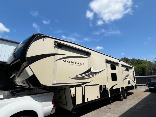 2017 Keystone Montana 40ft 370BR Fifth Wheel  for Sale $40,000 