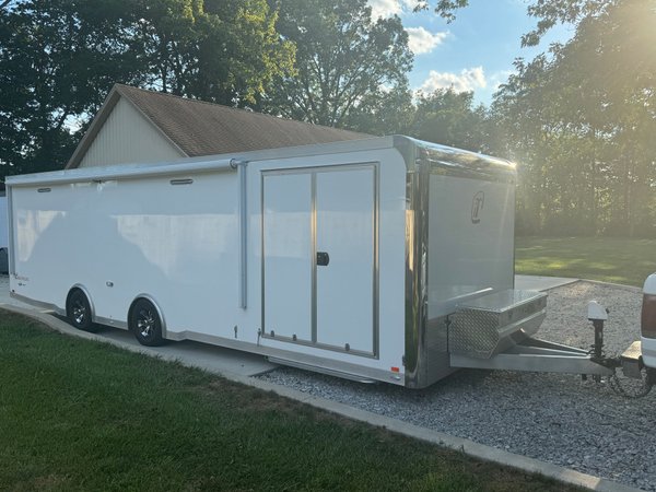 28' InTech all aluminum, power awning   for Sale $30,000 