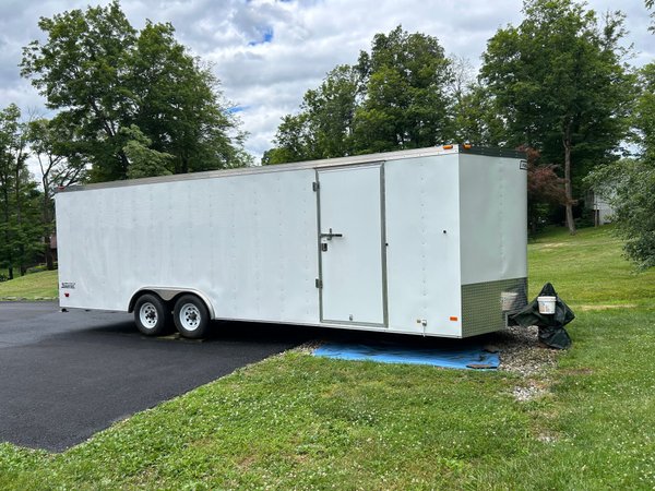 24 ft enclosed haulmark trailer  for Sale $10,000 