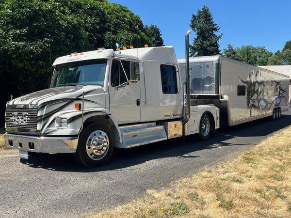 99 Freightliner M2/99 Gold Rush 40' Gooseneck Race Trailer  for Sale $129,900 