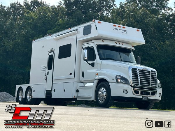 Used 2019 Renegade 17' Toterhome 