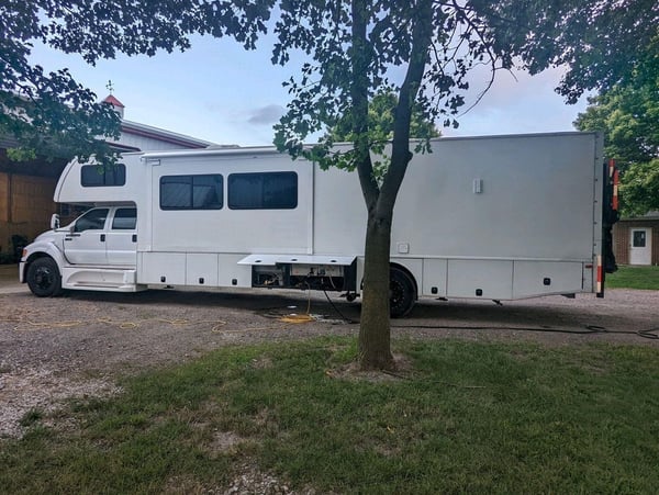 2008 F750 Four Winds 42D Funmover 4 Door Cab  for Sale $105,000 