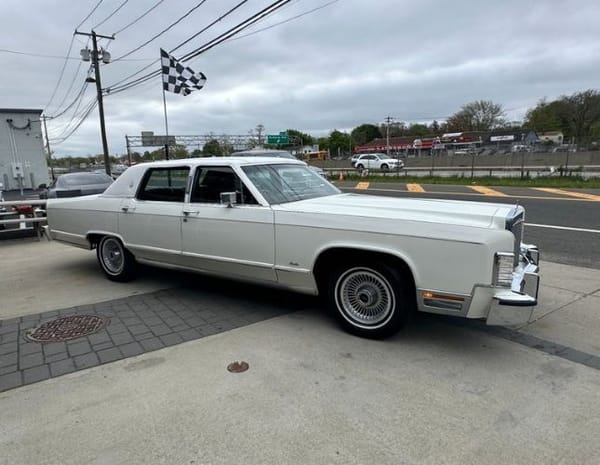 1979 Lincoln Town Car  for Sale $22,995 