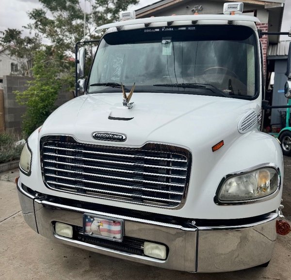 2006 Freightliner M2 Crew Cab Hauler  for Sale $52,500 
