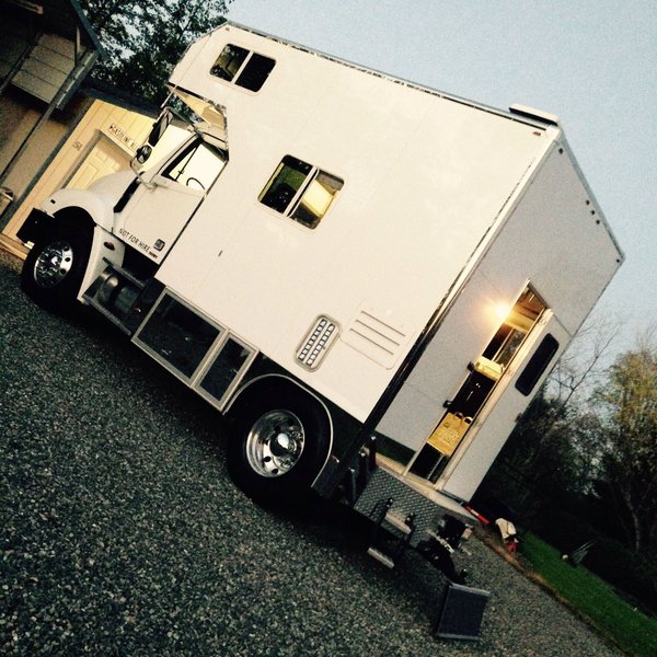 2006 Columbia Freightliner W/ 10' Full Conversion for Sale $110,000