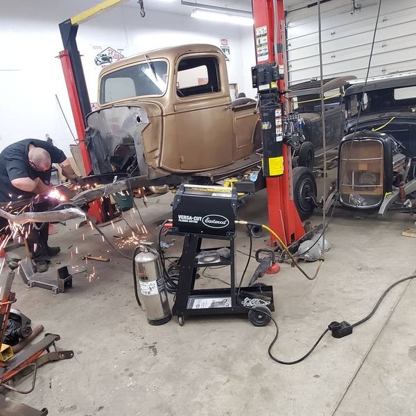 Gray's Garage Hot Rods and Customs