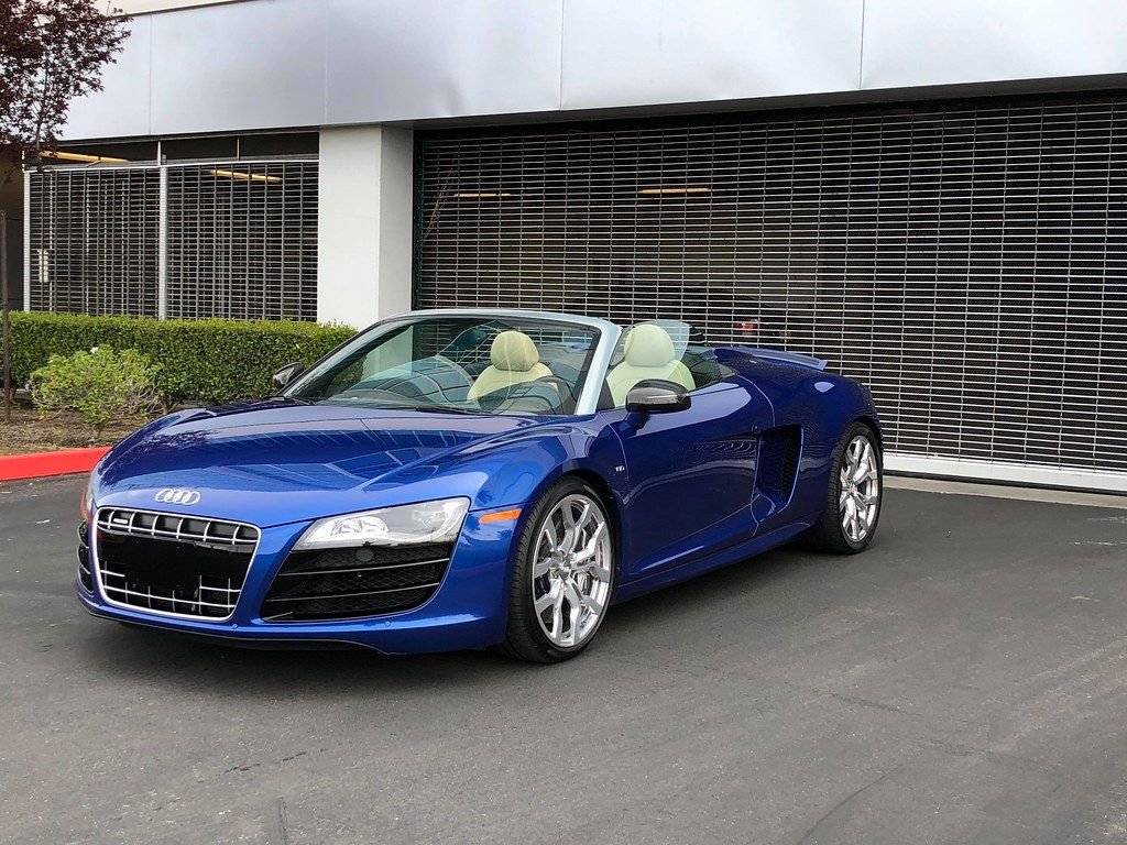 2012 R8 Spider V10 Sepang Blue Ceramic Breaks And Full