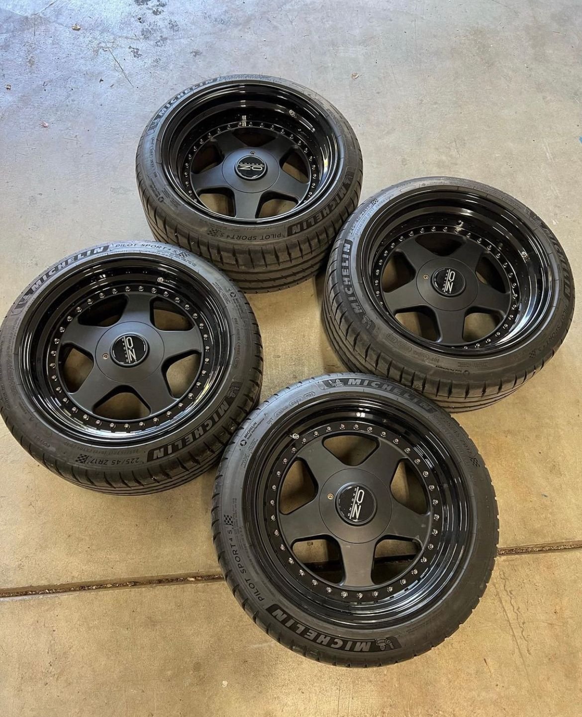 Wheels and Tires/Axles - OZ Futura 5x130 17” black - Used - 1985 to 1989 Porsche 911 - Pasadena, CA 91104, United States