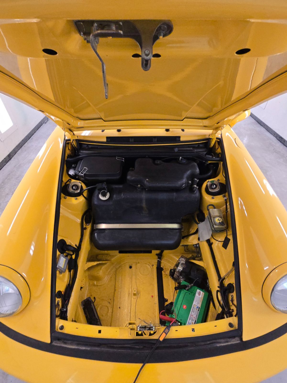 1992 Porsche 911 - 964 Manual Coupe -Japanese Import (Slicktop) - Used - VIN WP0ZZZ96ZMS430411 - 48,000 Miles - 6 cyl - 2WD - Manual - Coupe - Yellow - Seattle, WA 98104, United States