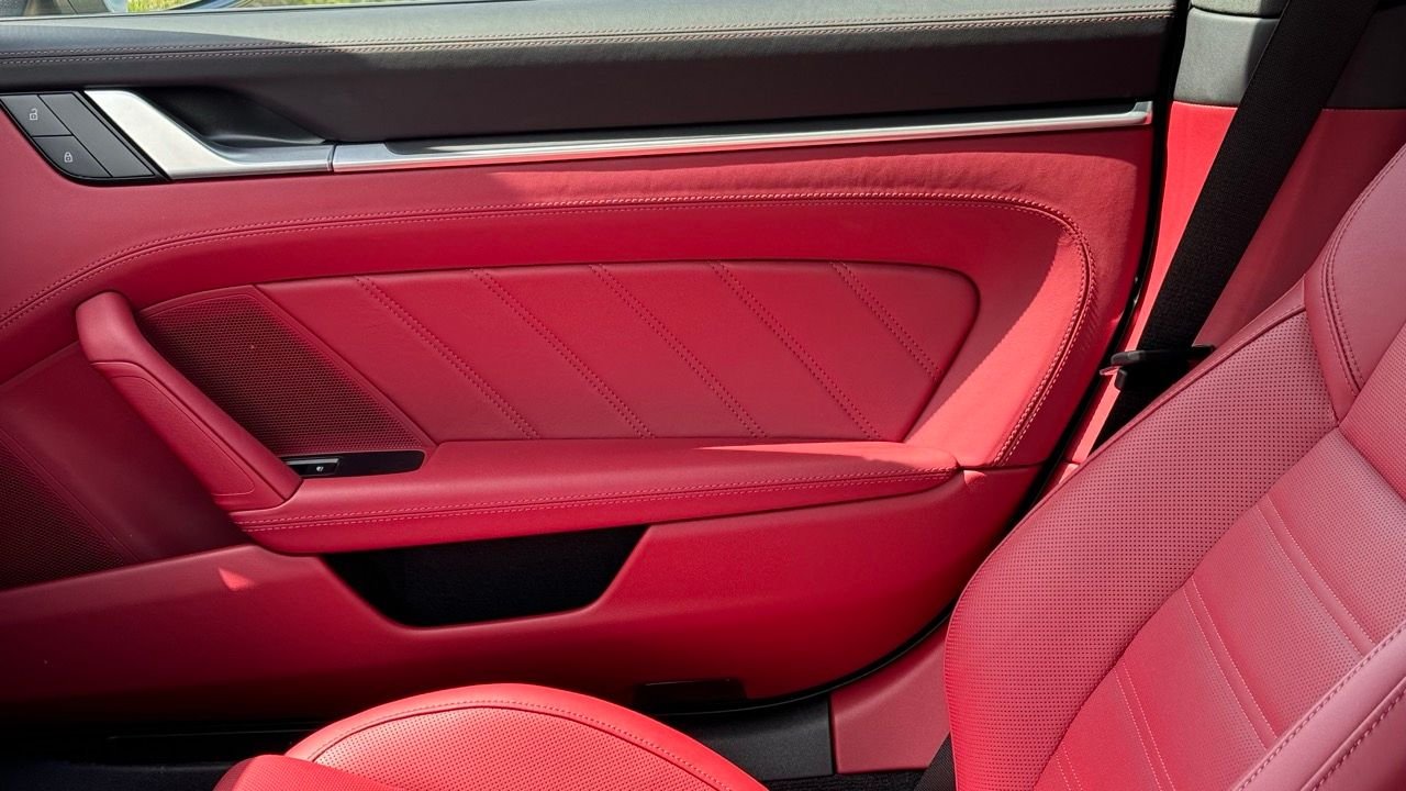 2022 Porsche 911 - 2022 GTS Targa 4 in Aventurine Green, 930 Red leather package, Super low miles - Used - VIN WP0BB2A94NS232477 - 1,390 Miles - 6 cyl - 4WD - Automatic - Coupe - Gray - San Francisco, CA 94107, United States